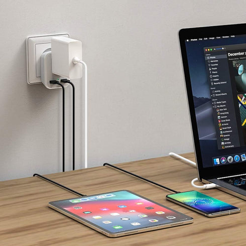 Type G UK Power Plug Adapter, Travel Adapter for US to British AC Outlets with 2 USB Charging Ports