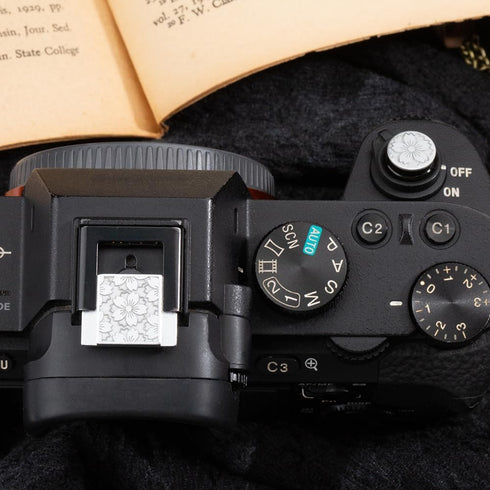A1 A7C A7CR A7CII A7M2 A7M3 A7R4 A7R5 A7S3 A6700 A6600 A6500 Alloy-Set) Floral Pattern Camera hot Shoe Cover Shutter