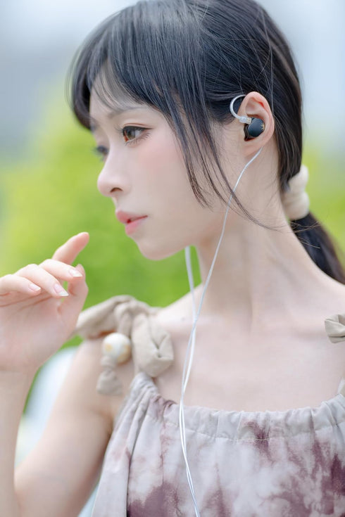 Moondrop CHU II High Performance IEMs Dynamic Driver Interchangeable Cable in-Ear Headphone