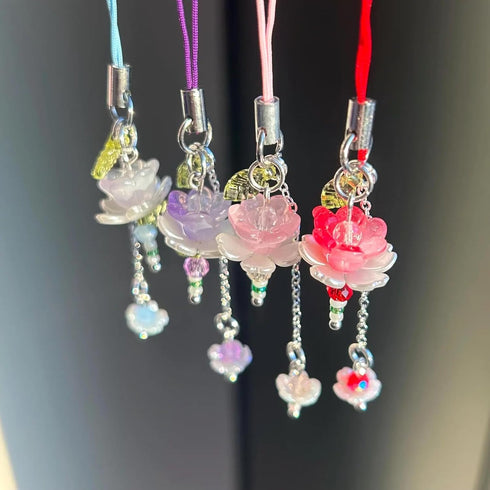 Y2K Agromusk Pink Flower Phone Charms,Cute Beaded Lotus Flower Phone Strap Handmade Decor for Women Accessories