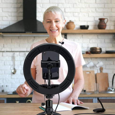 GPX TPDL801B Tripod with Light Ring