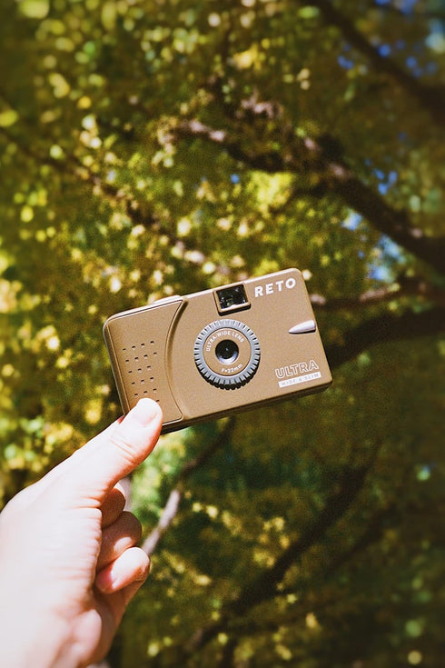 RETO Ultra Wide Slim 35mm Reusable Daylight Film Camera - 22mm Wide Lens, Focus Free, Lightweight (Olive)