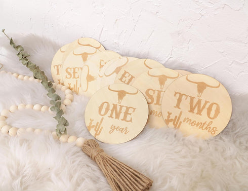 LINLULU Set, Wooden Western Baby Monthly Milestone Cards - Cow Monthly Milestone Marker Newborn Photography Props