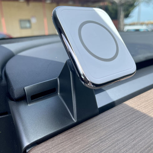 Aporia - MagSafe Tesla for iPhone +12, Compatible for Tesla 3 & Y +2021, 15W Fast Charging Magnetic Holder