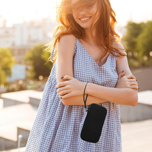 kwmobile Neoprene Phone Pouch XL - Universal Mobile Bag with Zipper, Wrist Strap - 6.7/6.8" - Black