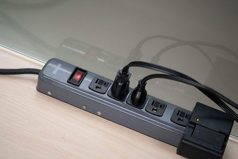 Woods 41386 Metal Power Strip with 6 Outlets, Resettable Safety Circuit Breaker Switch, 5 Foot Cord
