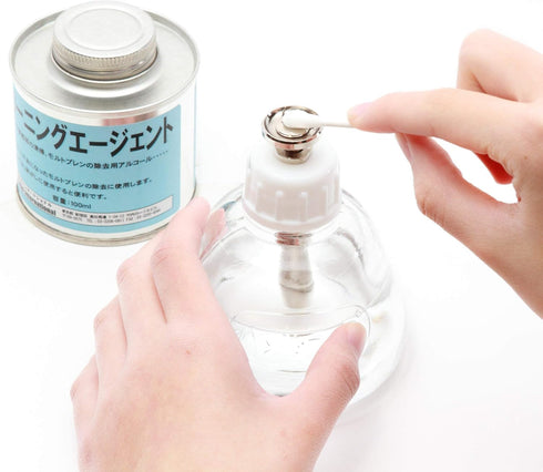 Liquid Dispenser for Cleaning Camera and Lens