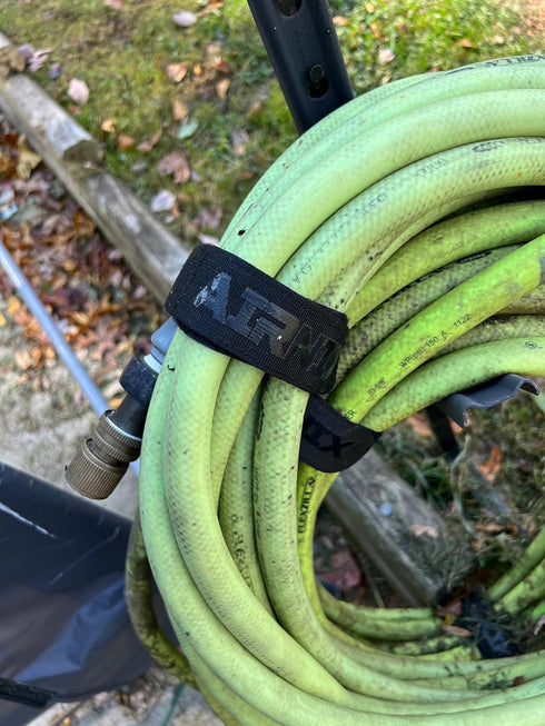 4pc 18" x 1.5" Nylon Webbing Hook and Loop Cinch Straps with Metal Buckle, Reusable Fastening Straps