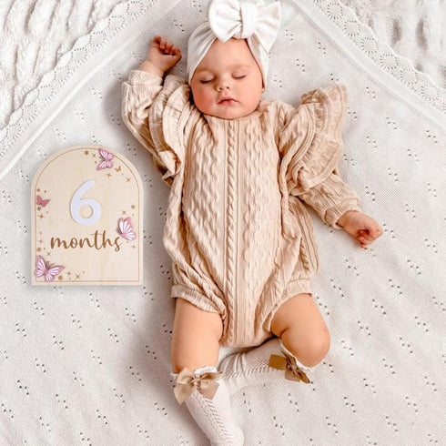 Monthly Baby Milestone Wooden Circle - Baby Monthly Milestone Sign - Months Baby Milestone Signs Cards - Newborn Gift for Girl and Boy - 1-12 Months (Butterfly)