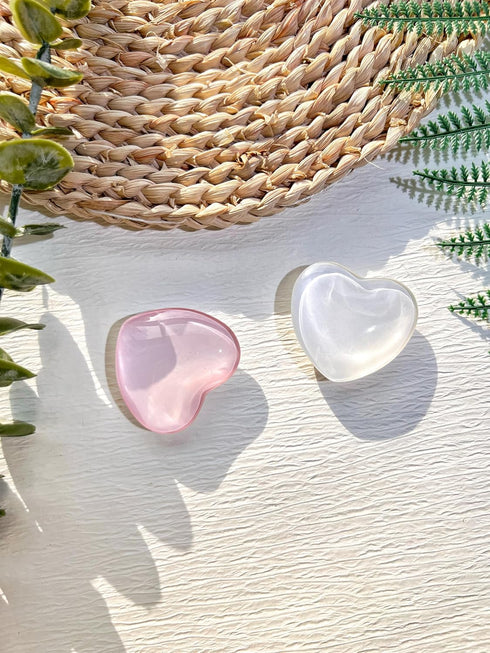 VJQ 3D Simple Heart Phone Grip Stand, Cute Solid Color Cell Phone Holder,Multi Functional Collapsible Phone Charms