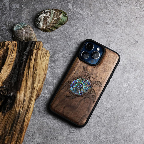 Carveit Designer Wooden Protective Case for iPhone 15 Pro, Magnetic Cover with Wood Engraving - Sea Turtle-Walnut